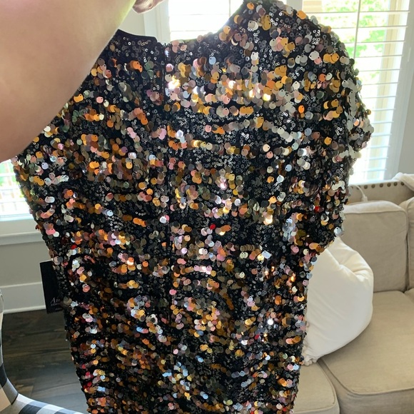 Dress - Picture 1 of 3